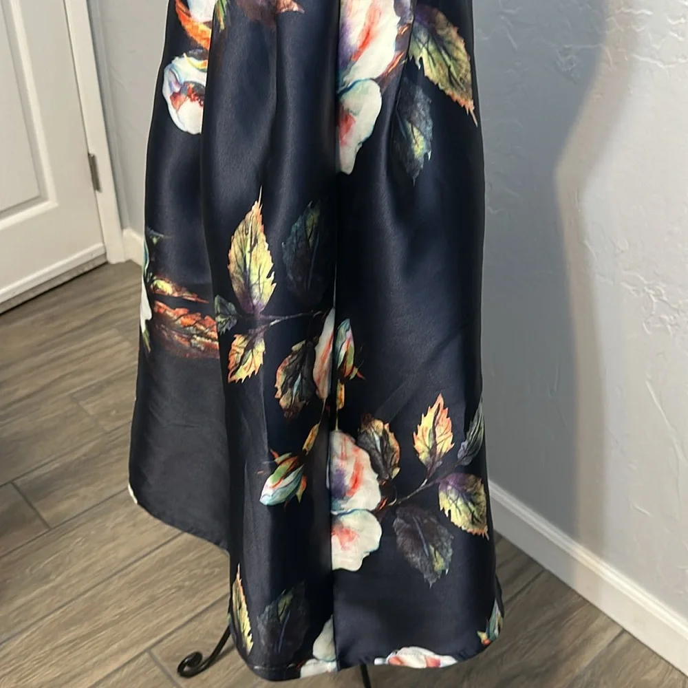 Beulah Style Floral on Navy, fit/flare occasion midi dress. Sleeveless. Size MP - Picture 10 of 12